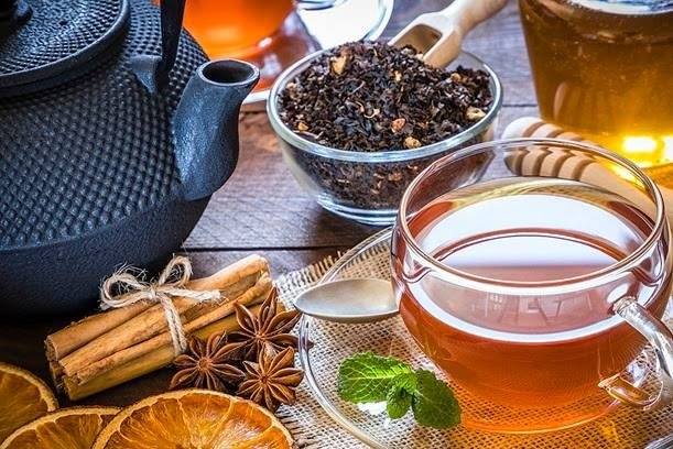 Best Herbal Teas to Keep You Warm and Stress-Free This Winter