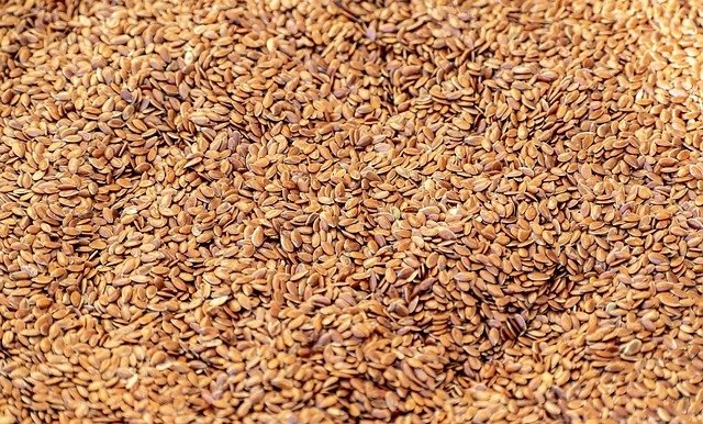 The Nutrient-Packed Duo: Flax Seeds in Honey